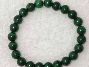 Pierre : Malachite foncée - Qualité : AA - Origine : Congo Taille de perle : 8mm - Forme : Boule Le produit que tu recevras peut différer de la photo de présentation, car chaque pierre naturelle est unique !