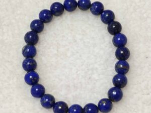 Pierre : Lapis Lazuli - Qualité : AA+ - Origine : Afghanistan Taille de perle : 8mm - Forme : Boule Le produit que tu recevras peut différer de la photo de présentation, car chaque pierre naturelle est unique !